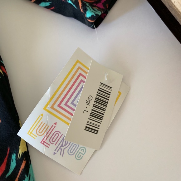 Lularoe Gigi Top Cute black bright - Picture 3 of 5